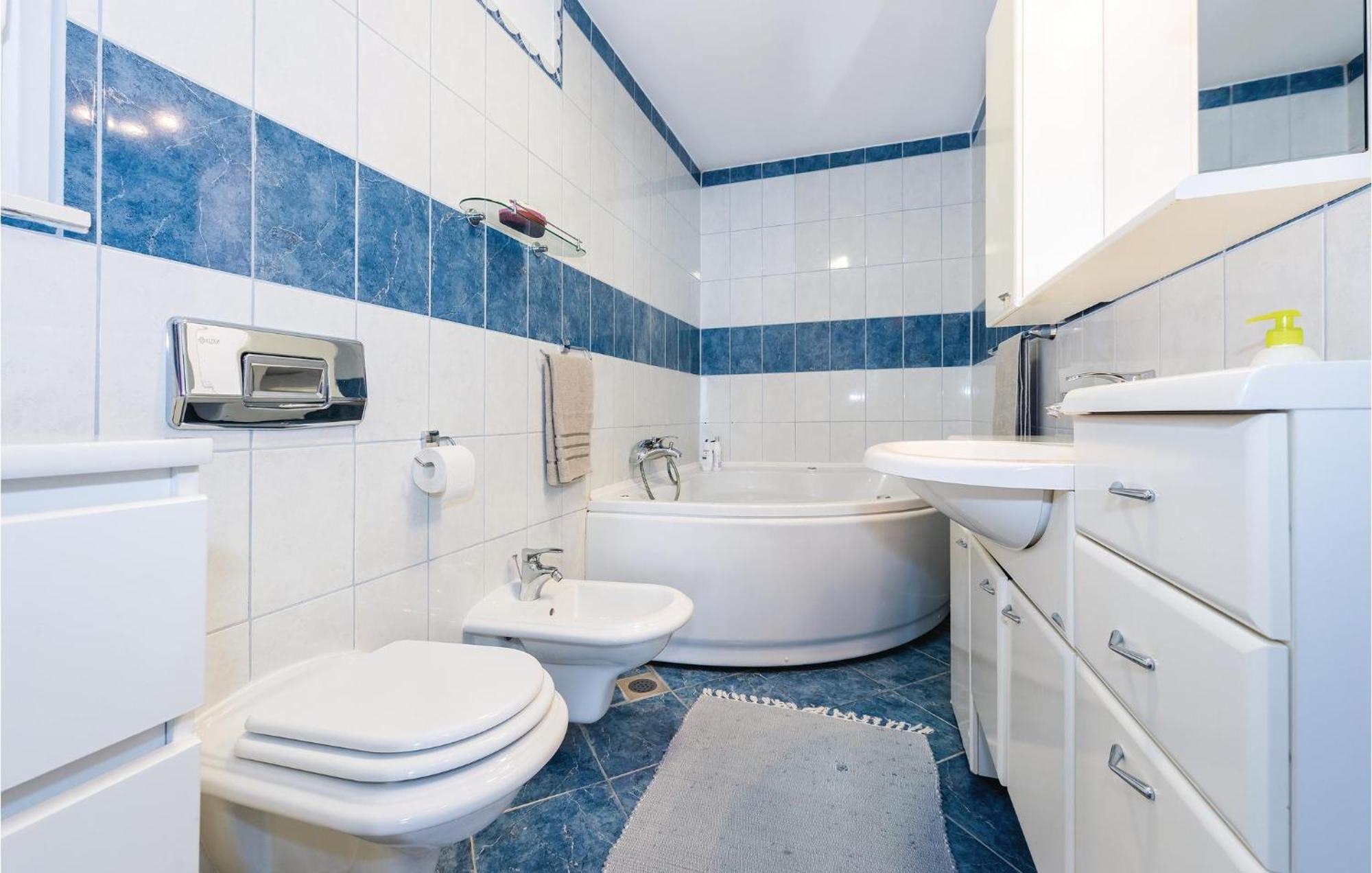 Nice Home In Sibenik With Kitchen Ngoại thất bức ảnh
