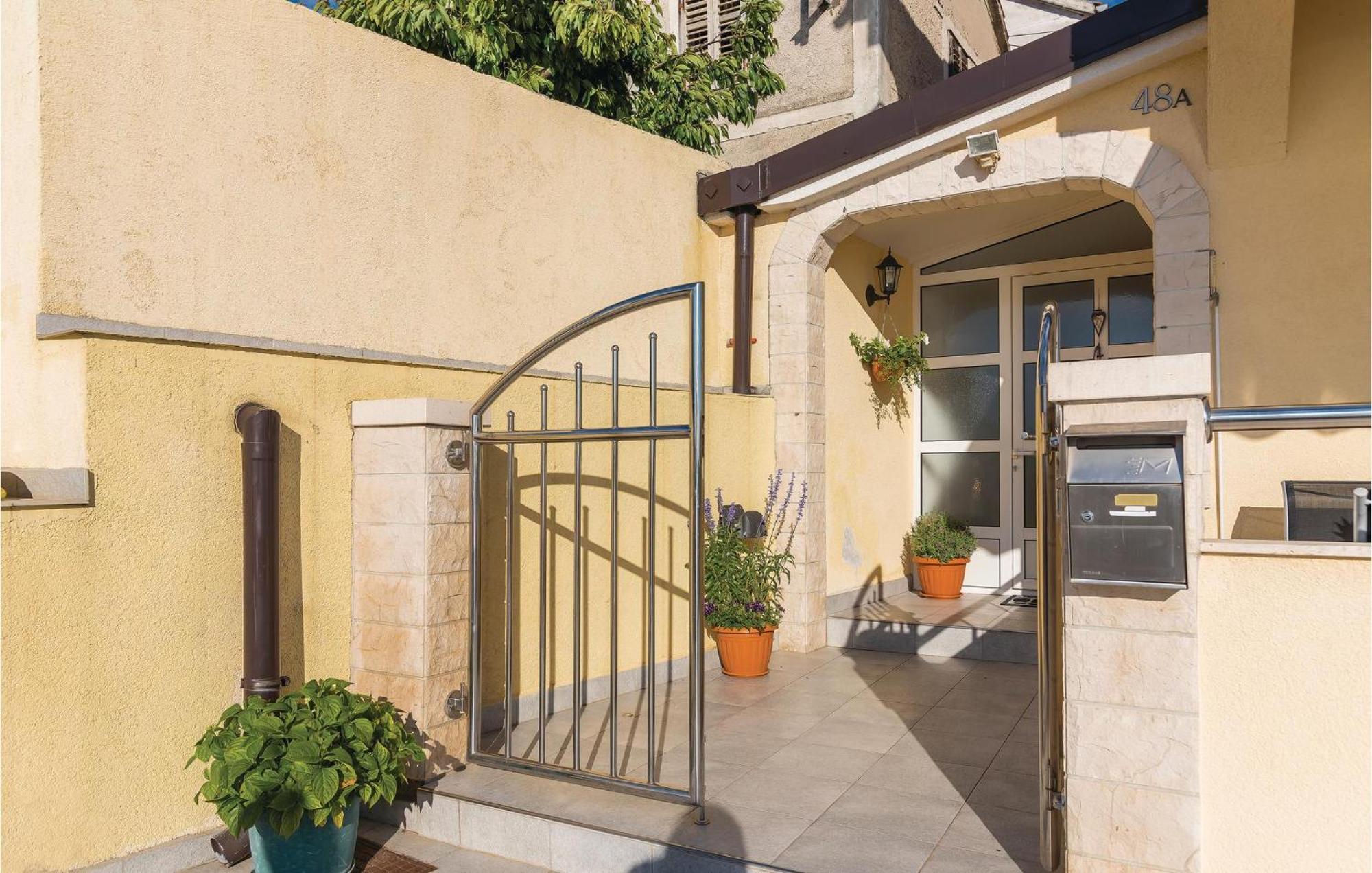 Nice Home In Sibenik With Kitchen Ngoại thất bức ảnh